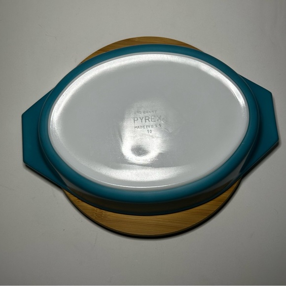 Vintage Pyrex Teal/Turquoise Blue Oval Casserole Dish 1 1/2 quart - Picture 6 of 16